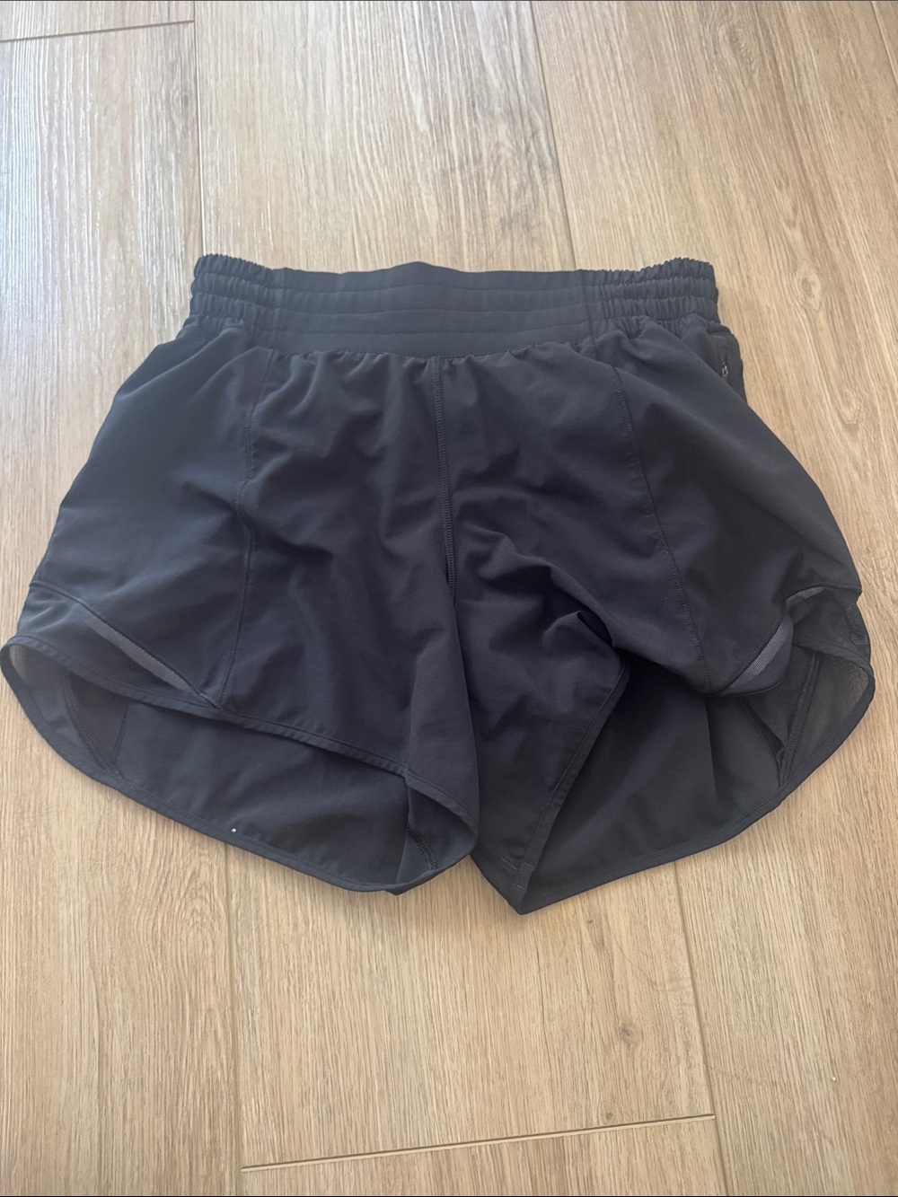 LULULEMON Hotty hot shorts 4in high rise
